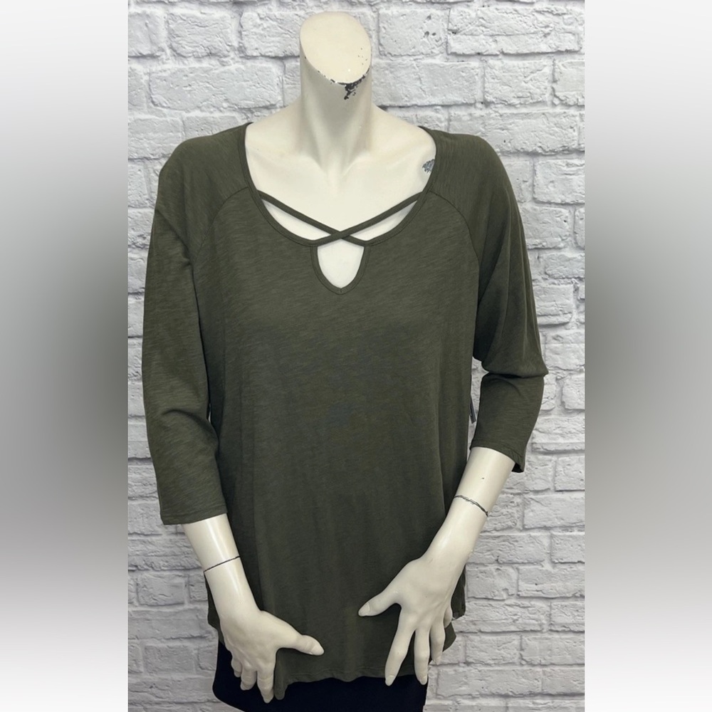 EDDIE BAUER OLIVE GREEN CONCOURSE CROSS 3/4 SLEEVE TOP SIZE M